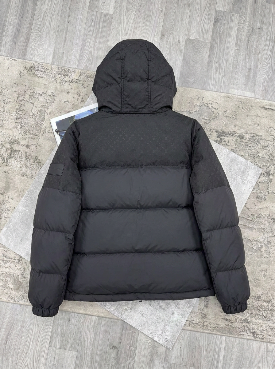 (PRE ORDER) LVE COAT BLACK