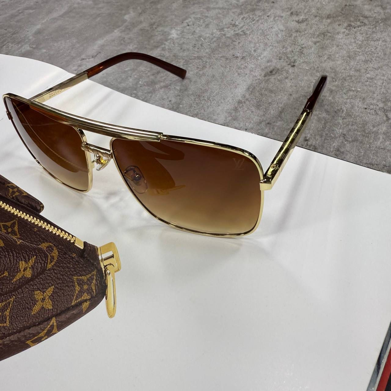 LVE SUNGLASSES