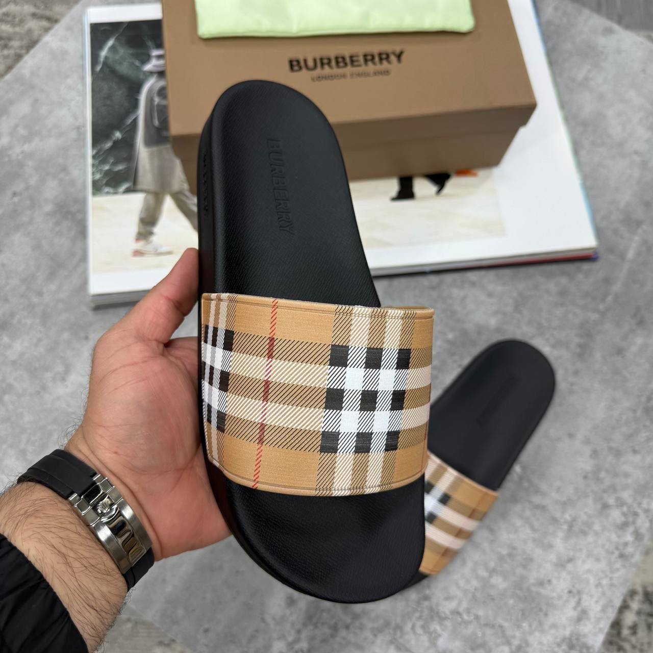 BURB SLIDES-BIEGE