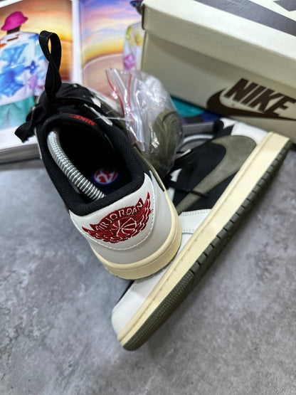 NI X TS JORDAN 1