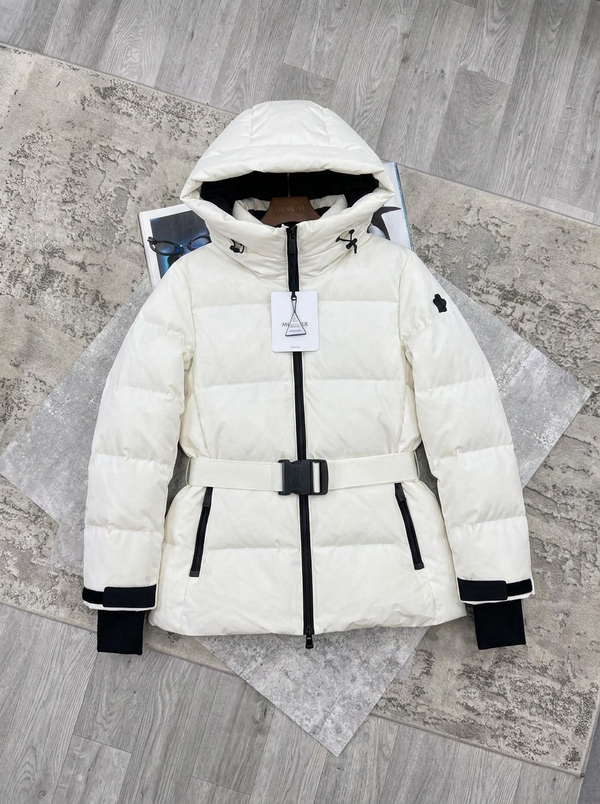 PRE ORDER WOMENS MNCLR COAT